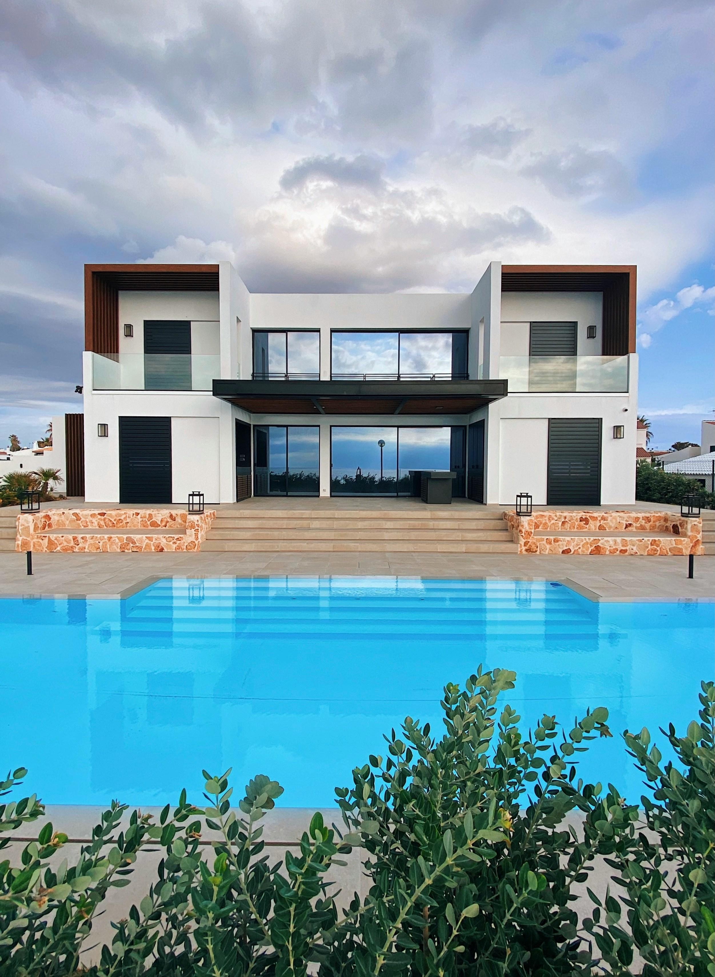 EstateGrid Luxury